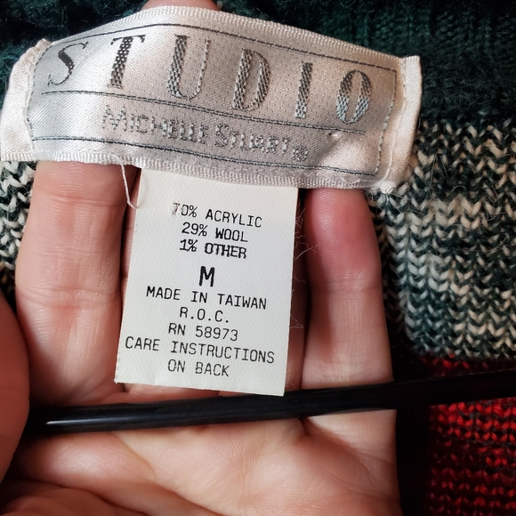 Christmas Sweater Studio By Michelle Stuart Red Green White Cardigan - Picture 3 of 6